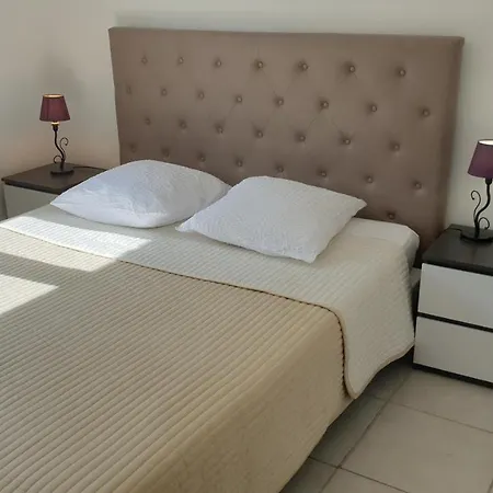 Le Paradis Acquis Nyaraló Labastide-de-Virac